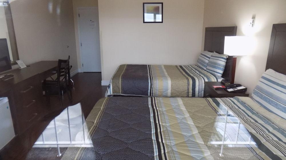 Econo Lodge Miramichi Exterior foto